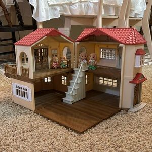 Calico Critter Country Home (BONUS: Including dog family and car!)